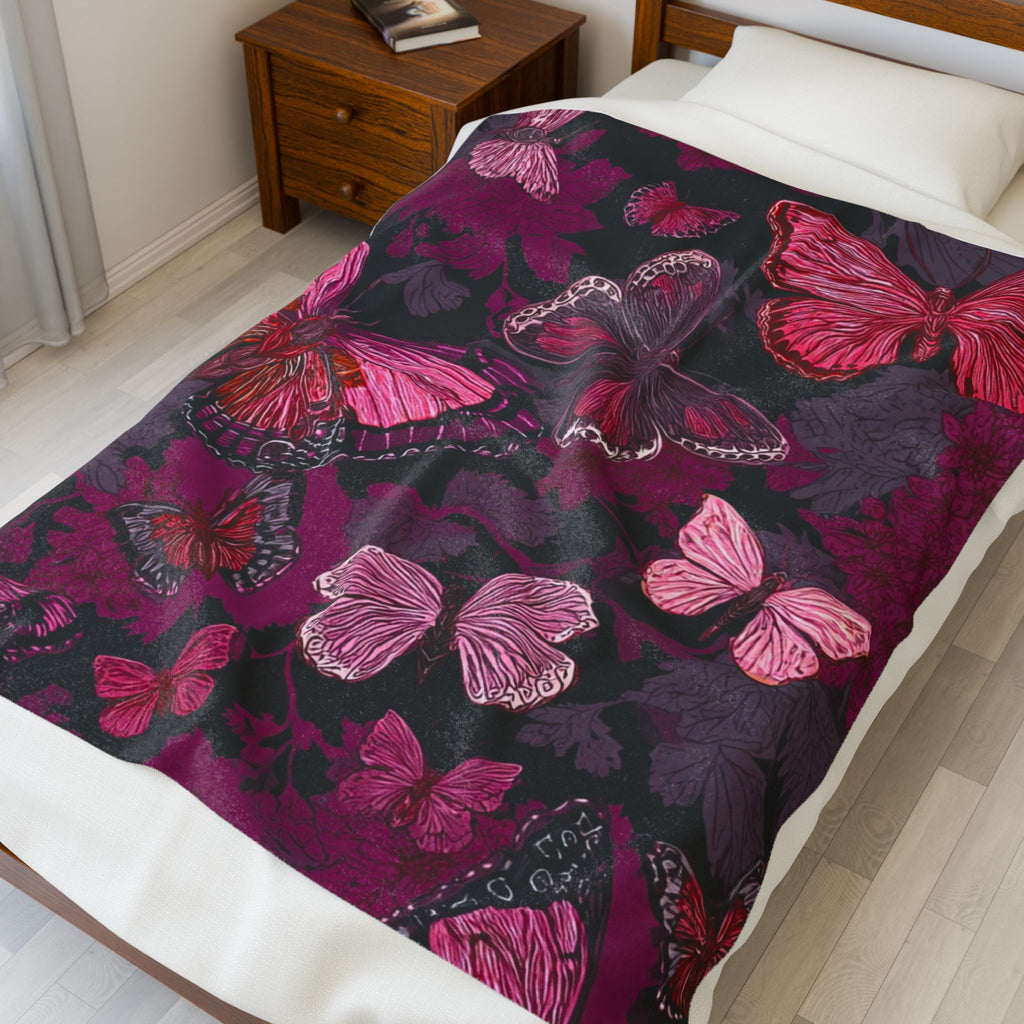 Butterfly Garden Velveteen Plush Blanket — Soft Pink & Burgundy Floral Throw