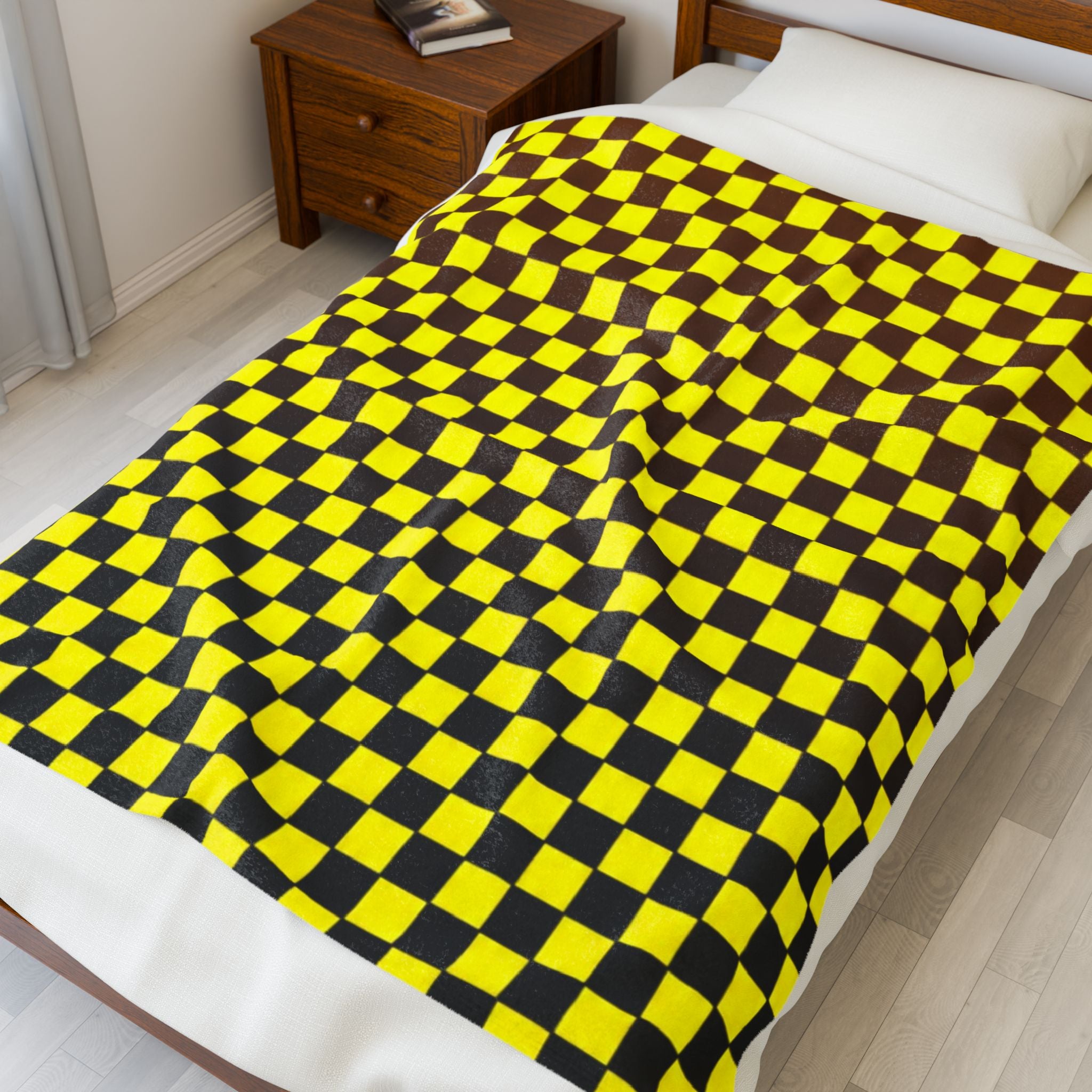 Checkered Velveteen Plush Blanket – Yellow & Black Retro Grid Throw
